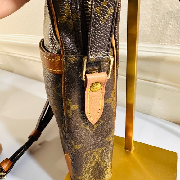 LOUIS VUITTON Danube crossbody bag with dustbag and COA - Picture 5 of 17